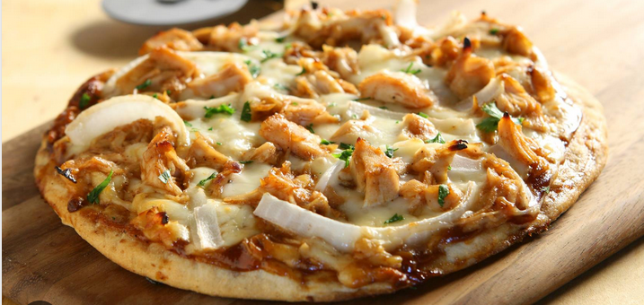 CHICKEN (Sauce Tomate, Fromage, Chicken, Champignons)