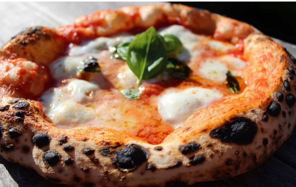 NAPOLITAINE (Sauce Tomate, Fromage, Anchois, Câpres, Olives)