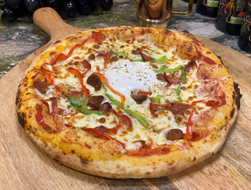 PALERMA (Sauce tomate, Fromage, Viande hachée, Merguez, Pommes de terre)